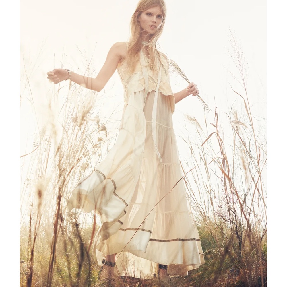 Zara collection 2023 Slip Dress
Cream Maxi Dress
Zara studio - Picture 8 of 16